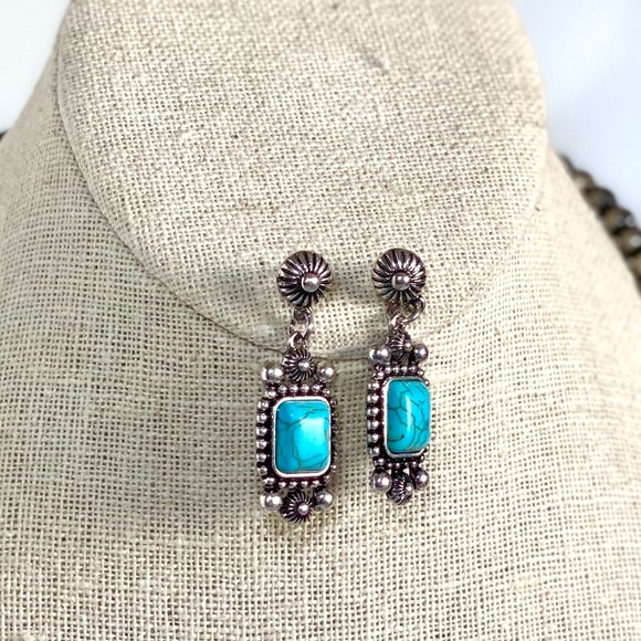 Boho Western Necklace - Picture 5 of 5